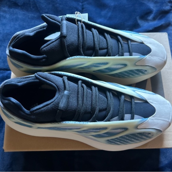 adidas gazelle silver green womens Adidas Yeezy 700 V3 